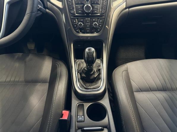 Opel Astra J Рестайлинг с пробегом 2012 года, цена 766 000 рублей, 202000 км, седан, Автокод Объявления
