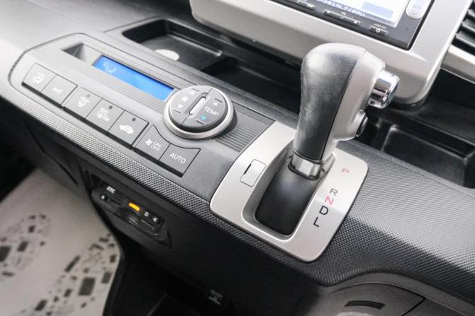 Honda Freed I Рестайлинг 2 с пробегом 2015 года, цена 1 189 000 рублей, 187507 км, компактвэн, Автокод Объявления