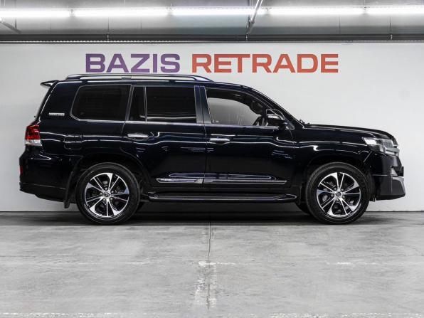 Toyota Land Cruiser 200 Series Рестайлинг 2 с пробегом 2020 года, цена 7 949 000 рублей, 60903 км, внедорожник, Автокод Объявления