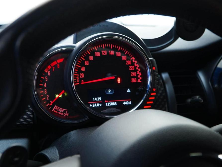 Mini Hatch III (F55/F56) Москва  - изображение 19