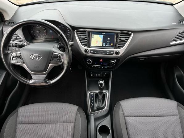 Hyundai Solaris II с пробегом 2017 года, цена 1 180 000 рублей, 180000 км, седан, Автокод Объявления