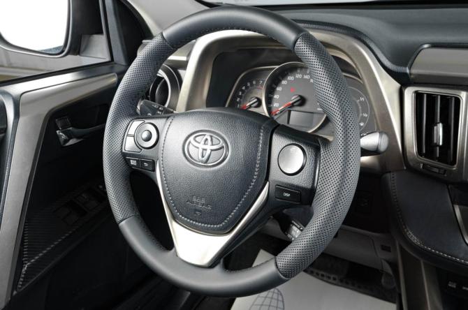 Toyota RAV4 IV (XA40) с пробегом 2015 года, цена 2 239 000 рублей, 131000 км, внедорожник, Автокод Объявления