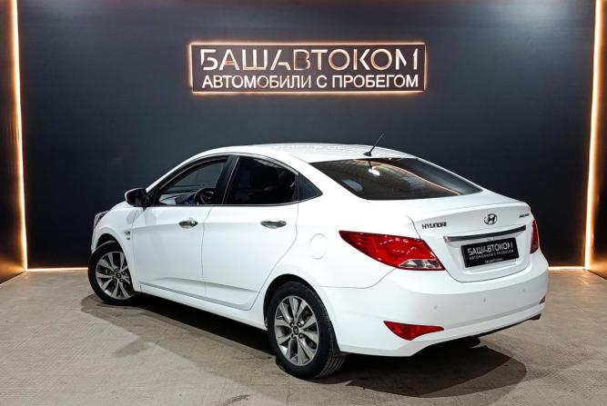 Hyundai Solaris I Рестайлинг с пробегом 2014 года, цена 999 000 рублей, 133950 км, седан, Автокод Объявления
