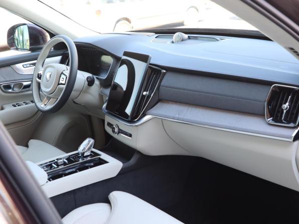 Volvo XC90 II Рестайлинг 2 с пробегом 2025 года, цена 10 850 000 рублей, 25 км, внедорожник, Автокод Объявления