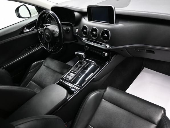 Kia Stinger I с пробегом 2019 года, цена 2 345 000 рублей, 177554 км, лифтбек, Автокод Объявления