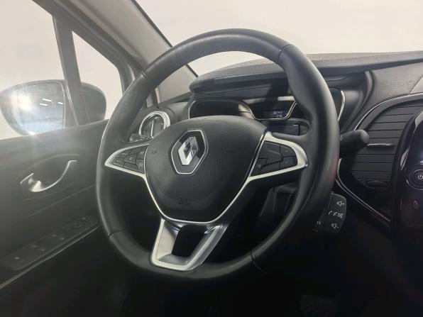 Renault Kaptur I Рестайлинг с пробегом 2021 года, цена 1 610 000 рублей, 95718 км, внедорожник, Автокод Объявления