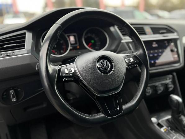 Volkswagen Tiguan II с пробегом 2019 года, цена 2 650 000 рублей, 41695 км, внедорожник, Автокод Объявления