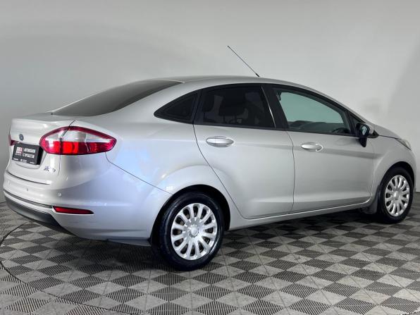 Ford Fiesta Mk6 Рестайлинг с пробегом 2015 года, цена 821 000 рублей, 94946 км, седан, Автокод Объявления