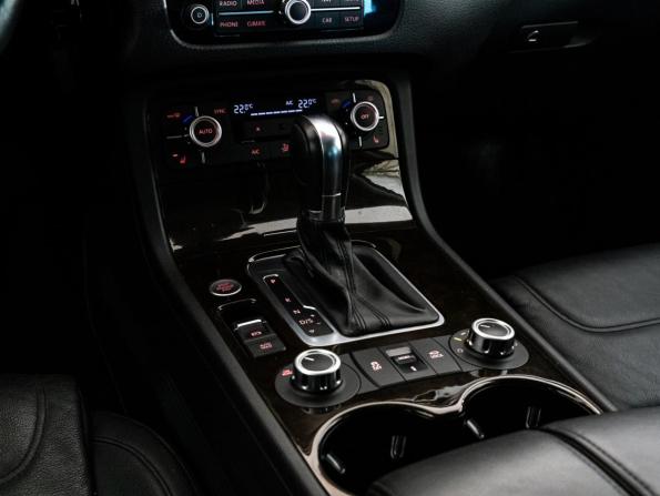 Volkswagen Touareg II с пробегом 2013 года, цена 2 499 000 рублей, 123000 км, внедорожник, Автокод Объявления