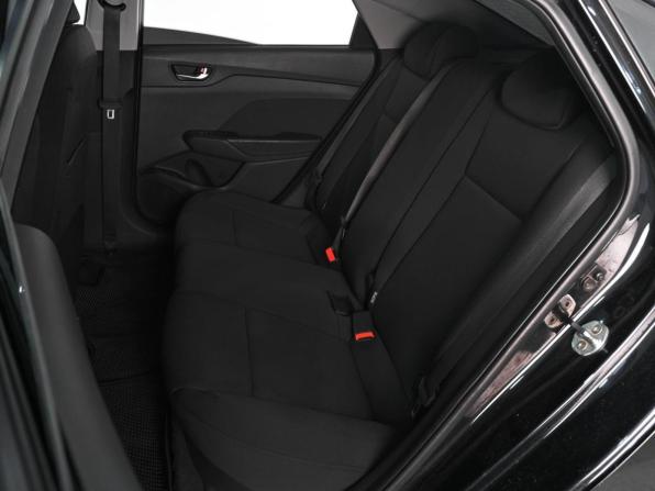 Hyundai Solaris II с пробегом 2018 года, цена 1 329 000 рублей, 166451 км, седан, Автокод Объявления