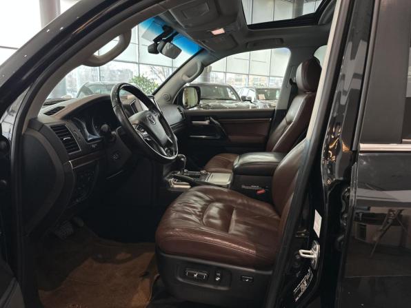 Toyota Land Cruiser 200 Series Рестайлинг 2 с пробегом 2015 года, цена 4 250 000 рублей, 276442 км, внедорожник, Автокод Объявления