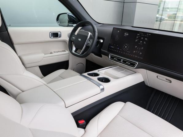 Li Auto (Lixiang) L7 I с пробегом 2024 года, цена 6 298 000 рублей, 47584 км, внедорожник, Автокод Объявления