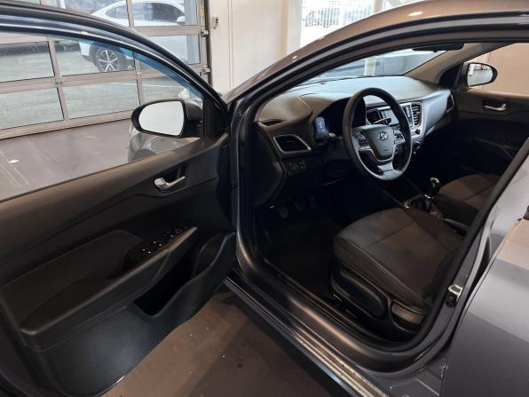 Hyundai Solaris II с пробегом 2018 года, цена 1 254 000 рублей, 138926 км, седан, Автокод Объявления
