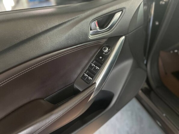 Mazda 6 III (GJ) Рестайлинг с пробегом 2016 года, цена 2 199 900 рублей, 132000 км, седан, Автокод Объявления