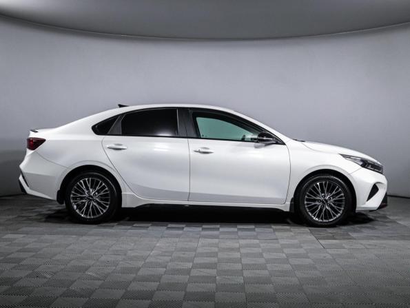 Kia Cerato IV Рестайлинг с пробегом 2022 года, цена 2 429 000 рублей, 29500 км, седан, Автокод Объявления