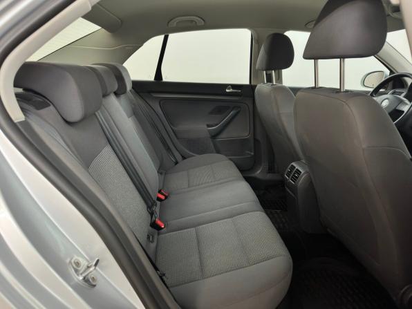 Volkswagen Jetta V с пробегом 2009 года, цена 890 000 рублей, 130341 км, седан, Автокод Объявления