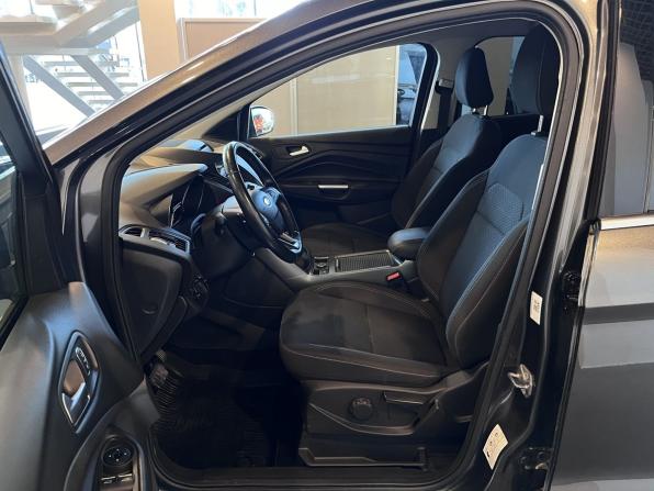 Ford Kuga II Рестайлинг с пробегом 2018 года, цена 1 650 000 рублей, 76500 км, внедорожник, Автокод Объявления