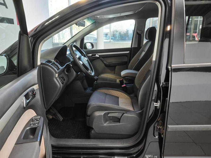 Volkswagen Touran I Рестайлинг Челябинск  - изображение 13