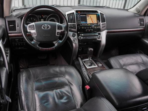 Toyota Land Cruiser 200 Series Рестайлинг 1 с пробегом 2012 года, цена 2 950 000 рублей, 290137 км, внедорожник, Автокод Объявления