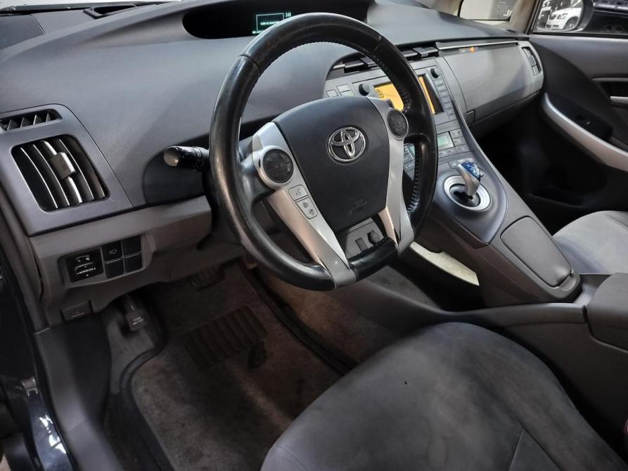 Toyota Prius III (XW30) Санкт-Петербург  - изображение 8