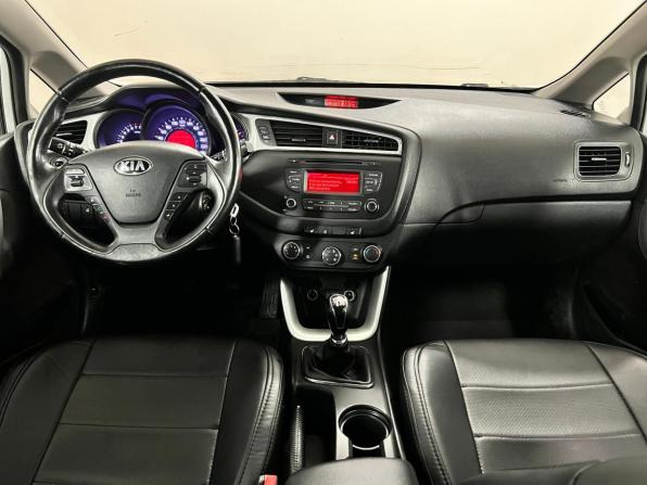 Kia Ceed II Рестайлинг с пробегом 2015 года, цена 749 000 рублей, 199000 км, хэтчбек, Автокод Объявления