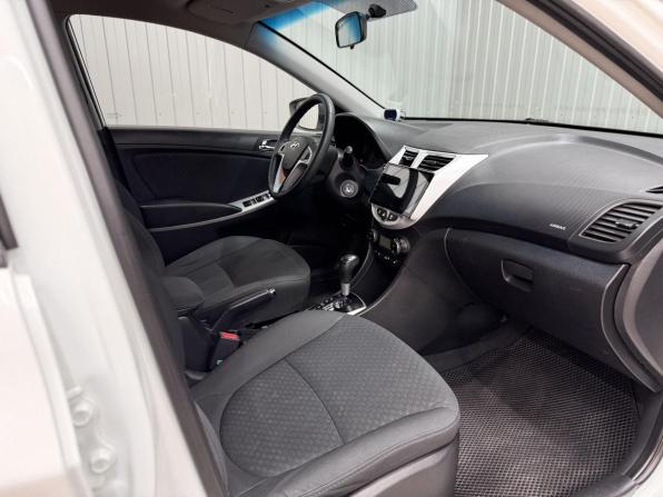 Hyundai Solaris I с пробегом 2012 года, цена 860 000 рублей, 215304 км, хэтчбек, Автокод Объявления