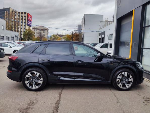 Audi e-tron I с пробегом 2020 года, цена 3 940 000 рублей, 87208 км, внедорожник, Автокод Объявления