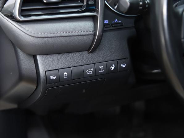 Toyota Camry VIII (XV70) Рестайлинг с пробегом 2021 года, цена 3 250 000 рублей, 155267 км, седан, Автокод Объявления