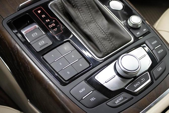 Audi A6 IV (C7) Рестайлинг с пробегом 2015 года, цена 1 799 000 рублей, 157133 км, седан, Автокод Объявления