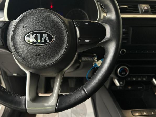 Kia Rio IV Рестайлинг с пробегом 2021 года, цена 1 300 000 рублей, 92371 км, седан, Автокод Объявления