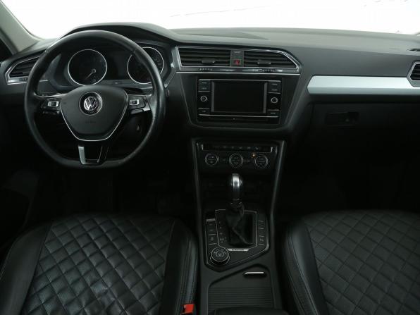 Volkswagen Tiguan II с пробегом 2017 года, цена 1 975 000 рублей, 142000 км, внедорожник, Автокод Объявления