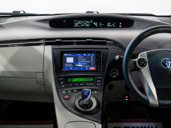 Toyota Prius III (XW30) с пробегом 2010 года, цена 949 500 рублей, 257844 км, лифтбек, Автокод Объявления
