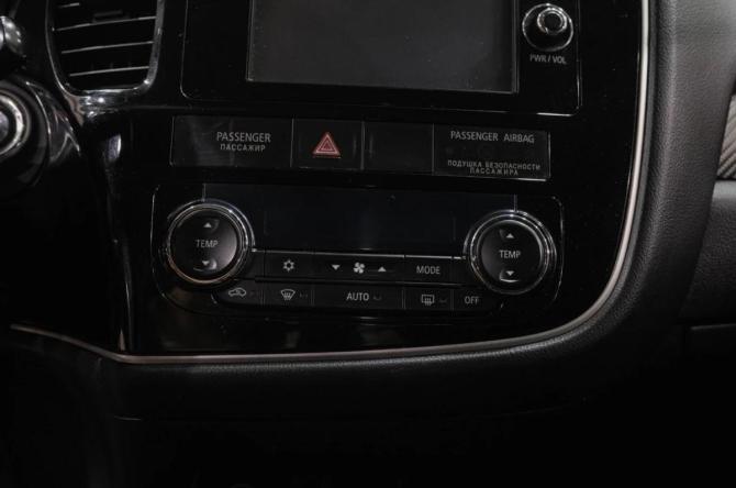 Mitsubishi Outlander III с пробегом 2013 года, цена 1 829 000 рублей, 218000 км, внедорожник, Автокод Объявления