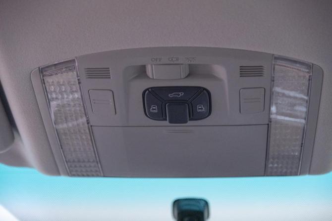 Toyota Vellfire I с пробегом 2010 года, цена 2 149 000 рублей, 214000 км, минивэн, Автокод Объявления