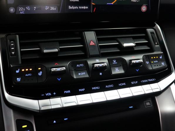 Toyota Land Cruiser 300 Series с пробегом 2022 года, цена 12 490 000 рублей, 19200 км, внедорожник, Автокод Объявления
