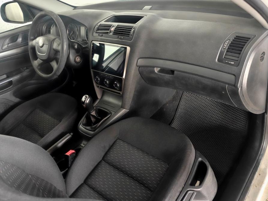 Skoda Octavia II (A5) Рестайлинг Москва  - изображение 9