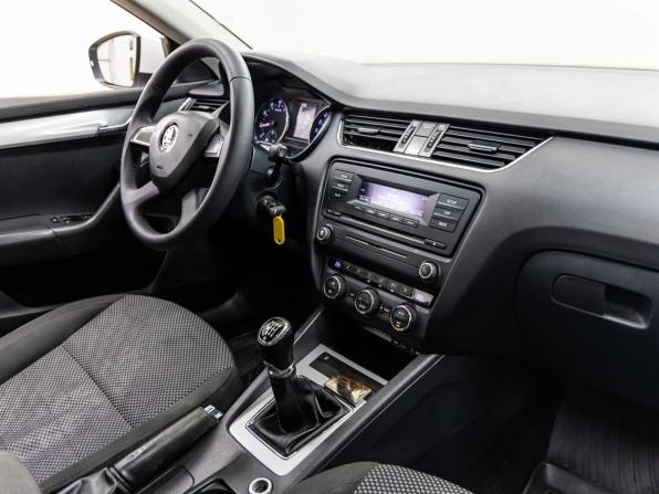 Skoda Octavia III (A7) с пробегом 2014 года, цена 938 000 рублей, 158352 км, лифтбек, Автокод Объявления