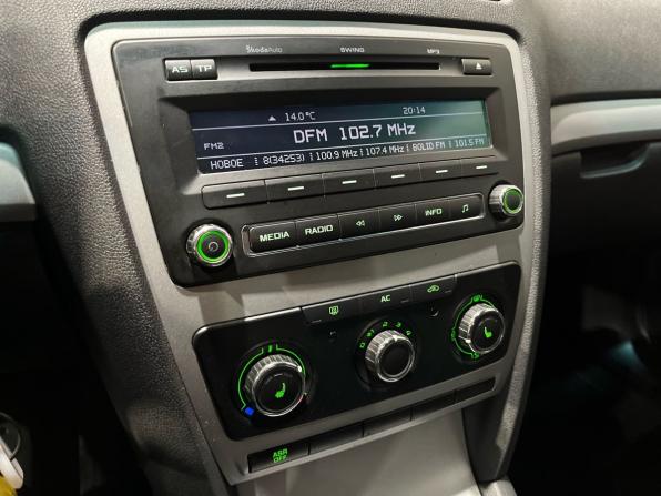 Skoda Octavia II (A5) Рестайлинг с пробегом 2012 года, цена 675 000 рублей, 292452 км, лифтбек, Автокод Объявления