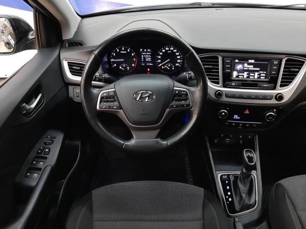 Hyundai Solaris II с пробегом 2019 года, цена 1 290 000 рублей, 117000 км, седан, Автокод Объявления