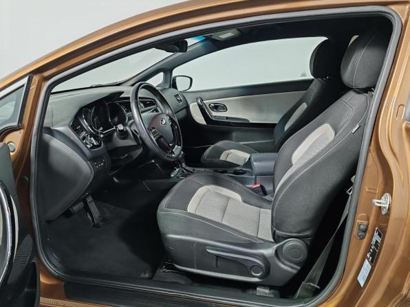 Kia Ceed II Рестайлинг с пробегом 2016 года, цена 1 329 000 рублей, 86513 км, хэтчбек, Автокод Объявления
