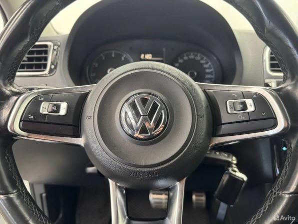 Volkswagen Polo V Рестайлинг с пробегом 2018 года, цена 1 375 000 рублей, 113002 км, седан, Автокод Объявления