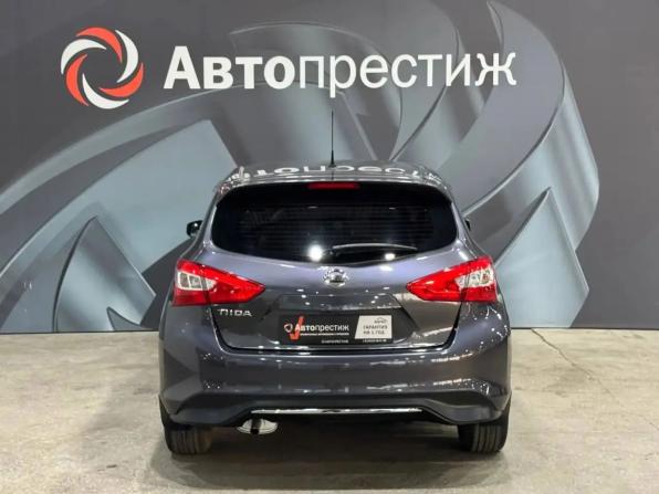 Nissan Tiida II с пробегом 2015 года, цена 935 000 рублей, 110690 км, хэтчбек, Автокод Объявления