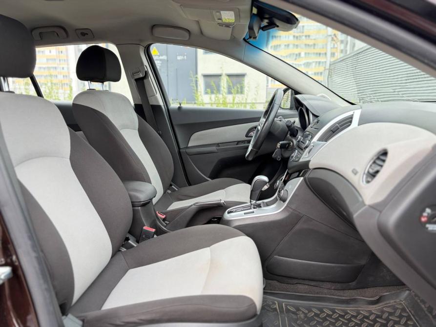 Chevrolet Cruze I Рестайлинг Санкт-Петербург  - изображение 19