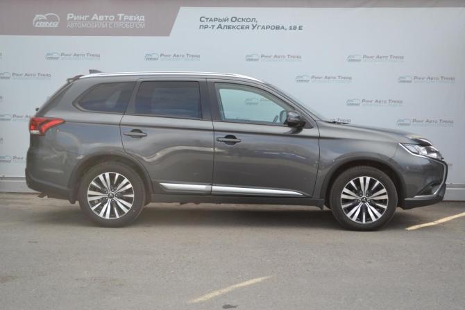 Mitsubishi Outlander III Рестайлинг 3 с пробегом 2020 года, цена 2 490 000 рублей, 115900 км, внедорожник, Автокод Объявления