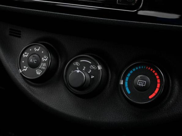Toyota Vitz III (XP130) Рестайлинг 2 с пробегом 2019 года, цена 899 000 рублей, 74165 км, хэтчбек, Автокод Объявления