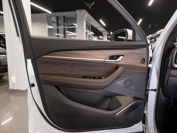 Geely Monjaro I Рестайлинг 2 с пробегом 2025 года, цена 4 180 000 рублей, 22 км, внедорожник, Автокод Объявления