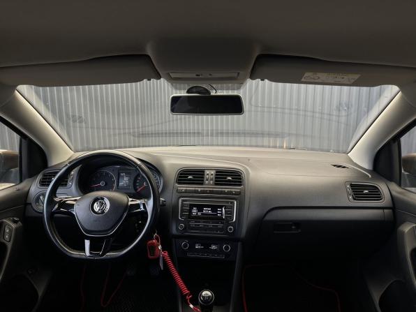 Volkswagen Polo V Рестайлинг с пробегом 2016 года, цена 1 032 000 рублей, 115278 км, седан, Автокод Объявления