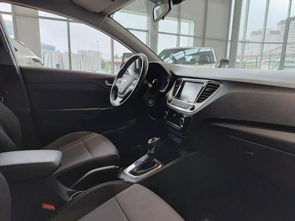 Hyundai Solaris II с пробегом 2018 года, цена 1 310 000 рублей, 132487 км, седан, Автокод Объявления