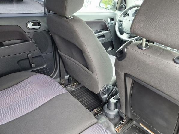 Ford Fusion I Рестайлинг с пробегом 2006 года, цена 549 000 рублей, 205000 км, хэтчбек, Автокод Объявления