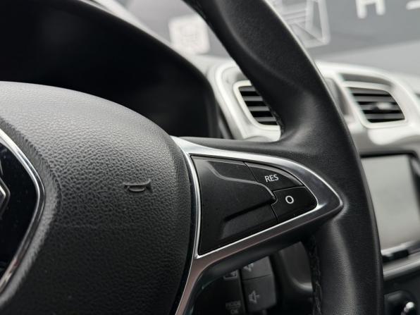 Renault Sandero II Рестайлинг с пробегом 2021 года, цена 1 399 000 рублей, 43269 км, хэтчбек, Автокод Объявления